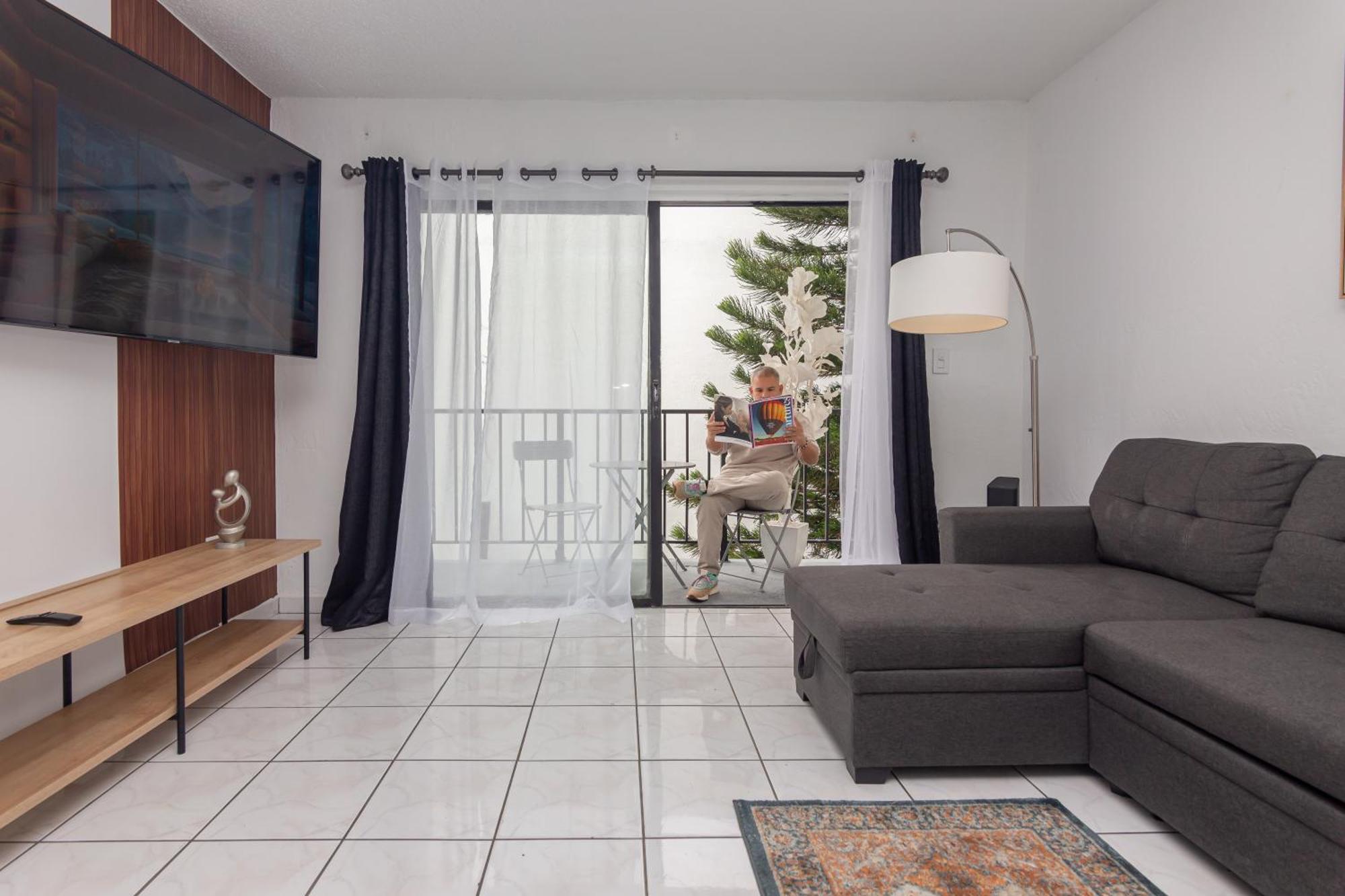 One Bedroom Apartment - With Parking & Balcony - Heart Of Wynwood Μαϊάμι Εξωτερικό φωτογραφία